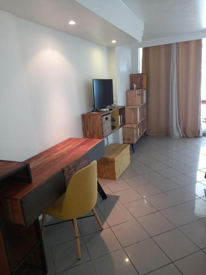 Grand Studio De 41 M², Vue Mer Et Jardin Tropical. Le Gosier  Eksteriør billede